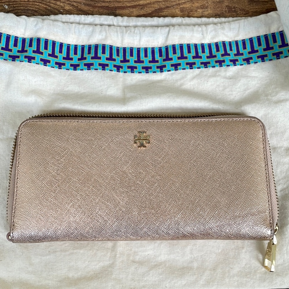 Tory Burch wallet